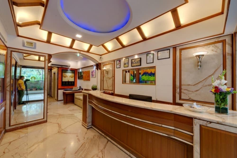 Regal Enclave Hotel Mumbai Exterior photo