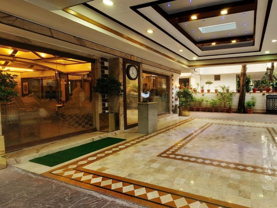 Regal Enclave Hotel Mumbai Exterior photo