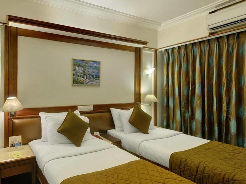 Regal Enclave Hotel Mumbai Exterior photo
